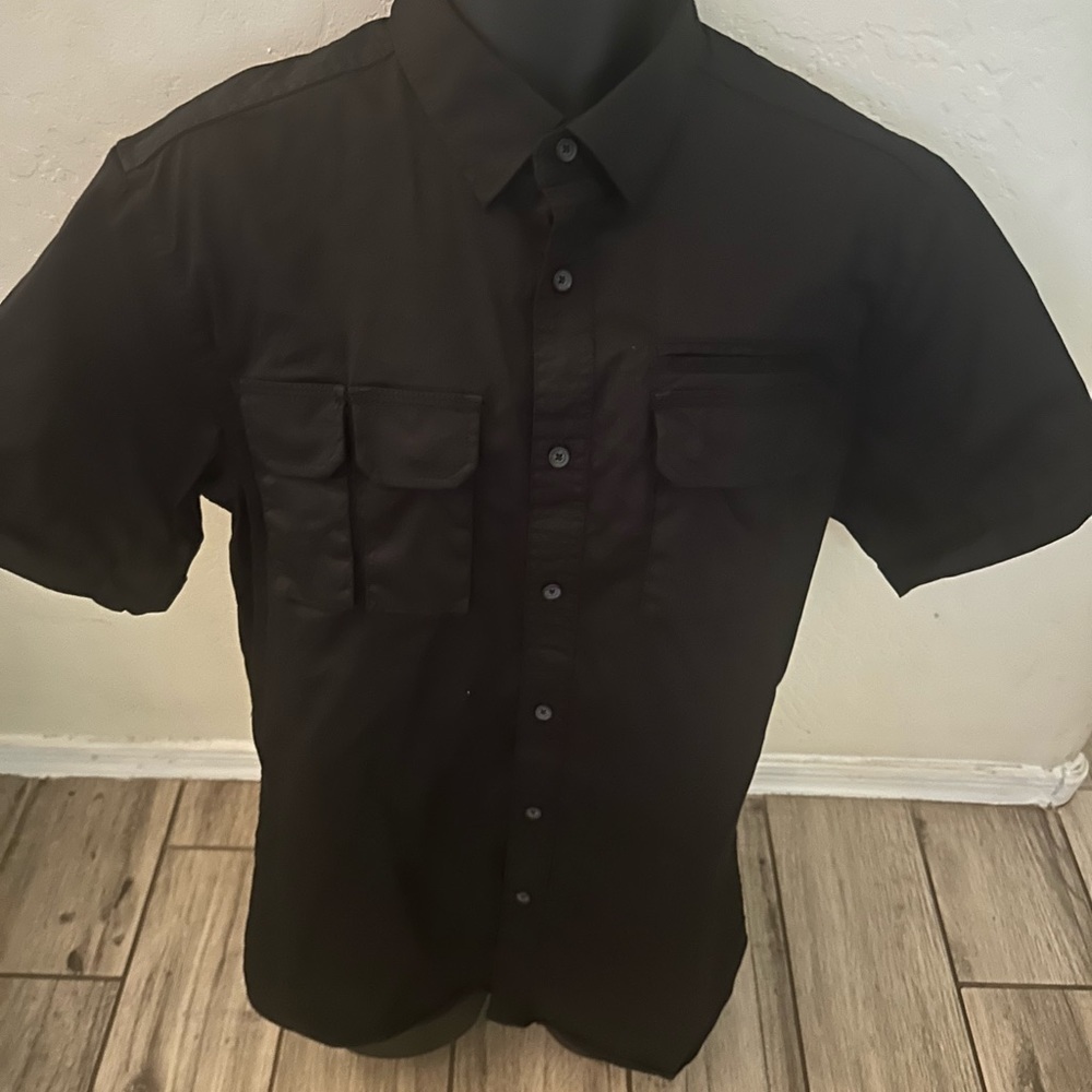 Men’s pre own as is Sean John black shirt short sleeve button size L large - Picture 3 of 4
